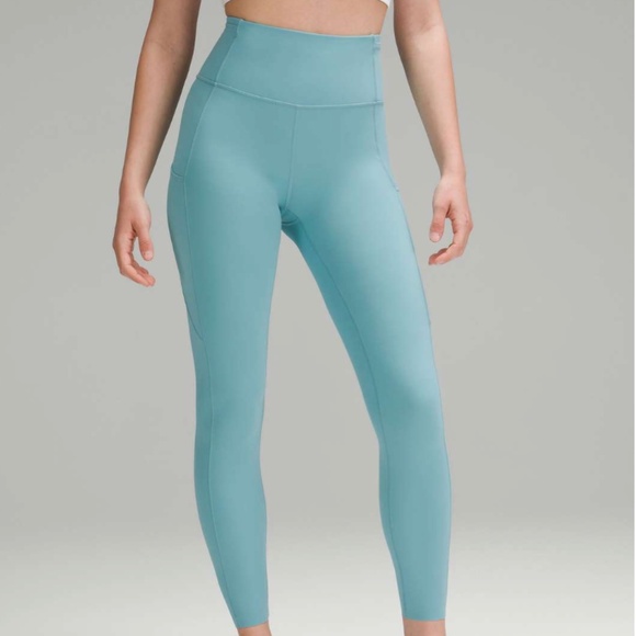 Lululemon Fast and Free High-Rise Tight 25" in Tidal Teal size 4 - Picture 2 of 8